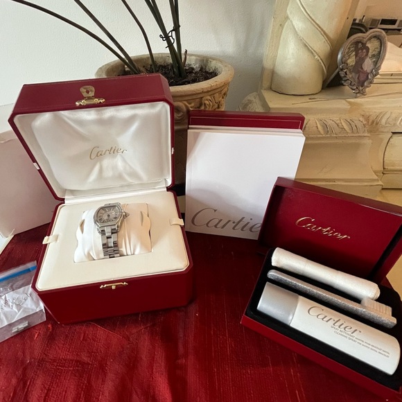 Cartier Women’s Roadster de Cartier Watch🩶 w/ Original boxes & Cleaning Kit - Picture 2 of 16